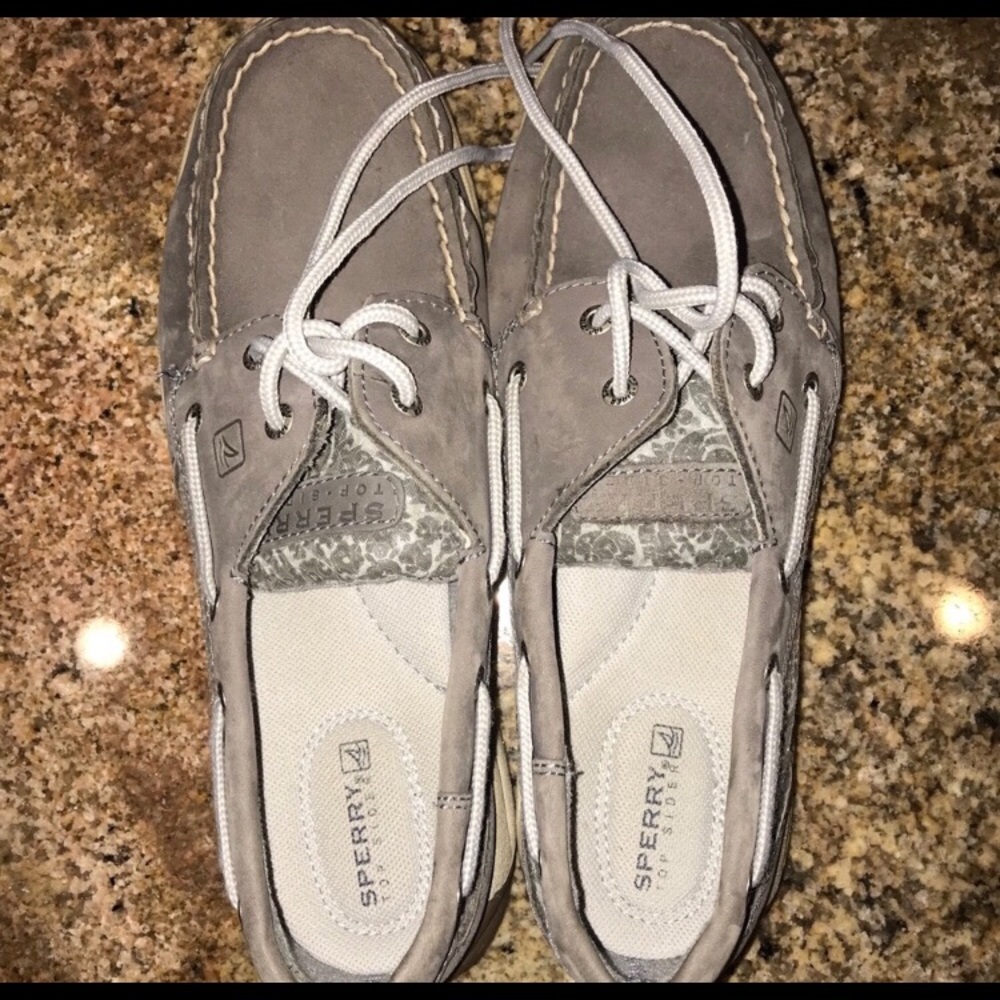 🚨🚨PRICE DROP!! Grey sperry’s with cheetah print!